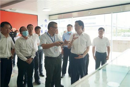 廣西壯族自治區(qū)人大常委會(huì)副主任、黨組副書記，自治區(qū)總工會(huì)主席張曉欽調(diào)研南部產(chǎn)業(yè)基地